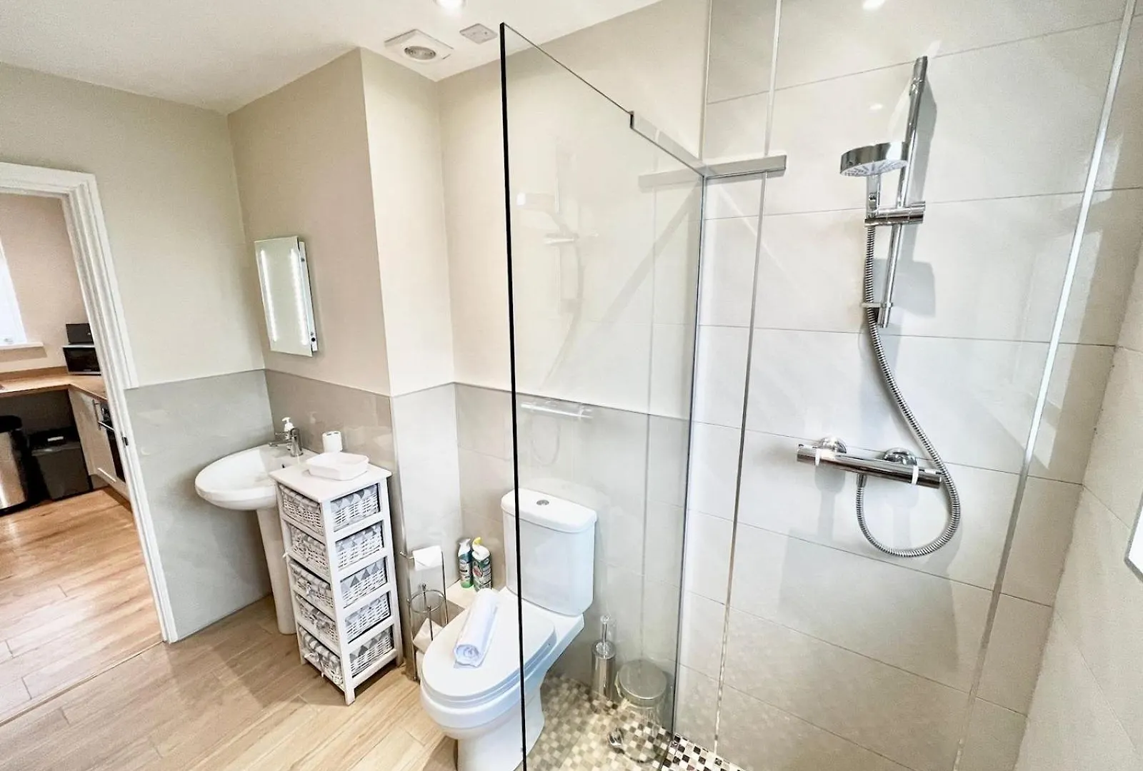 Modern Cosy Home Limeslade Bay Pass The Keys The Mumbles