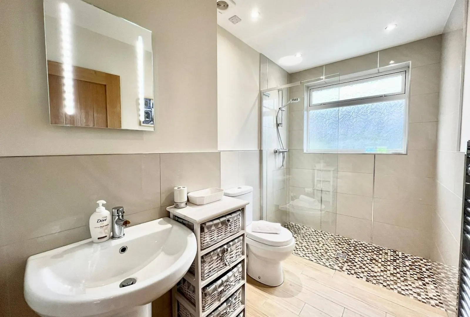 Modern Cosy Home Limeslade Bay Pass The Keys The Mumbles 0*,